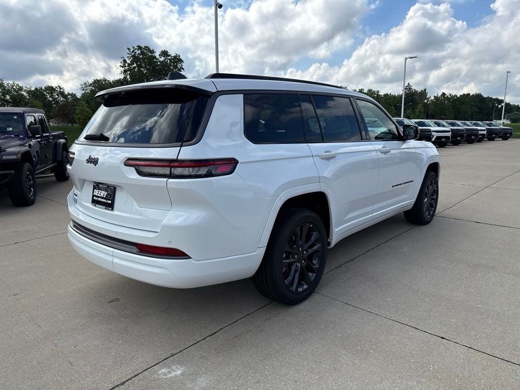 2026 Jeep Grand Cherokee — detail view