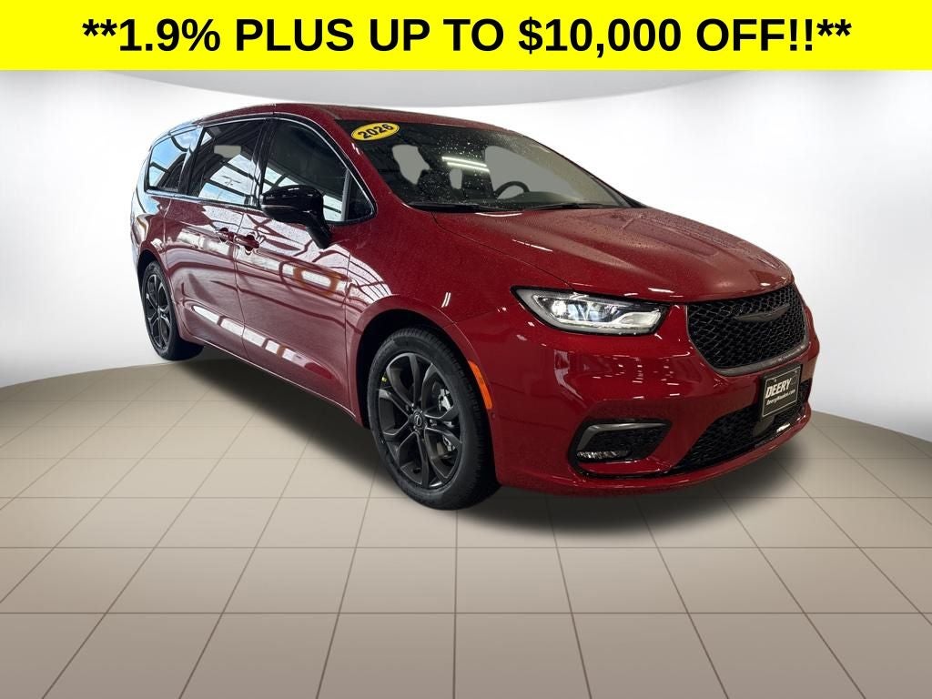 2026 Chrysler Pacifica PACIFICA SELECT in Red Hot Pearl-Coat Exterior Paint — front three-quarter view