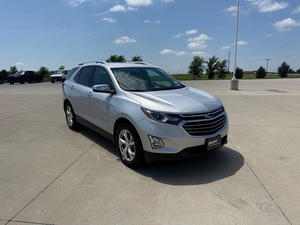 2021 Chevrolet Equinox Premier in Silver Ice Metallic — front three-quarter view