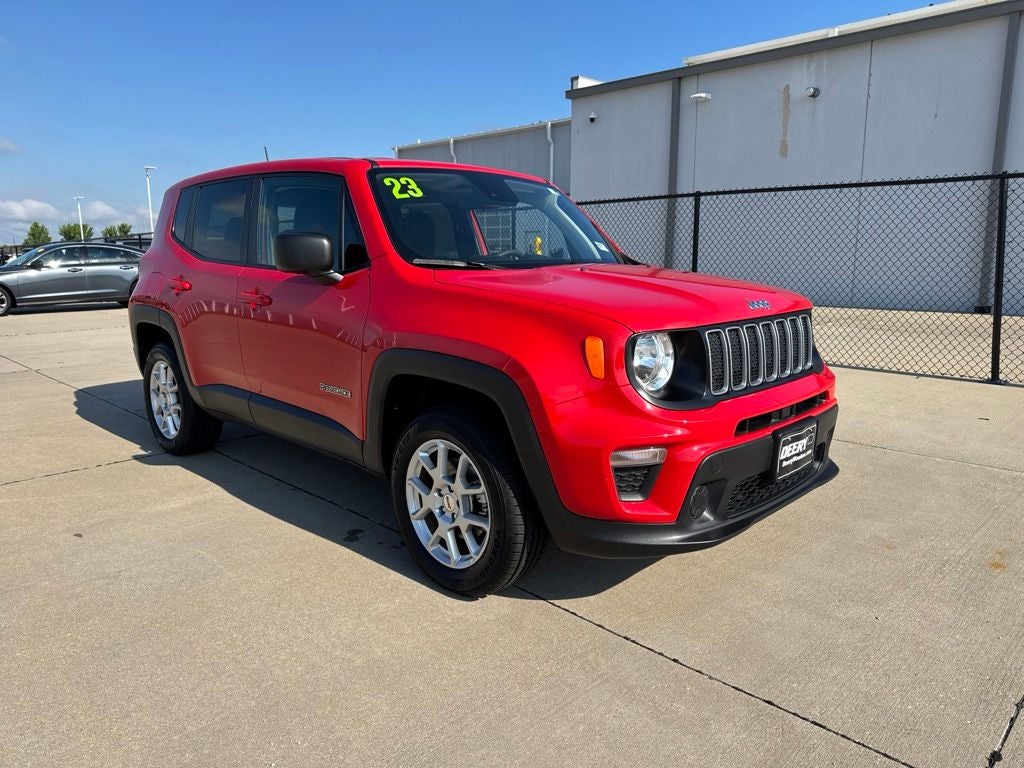 2023 Jeep Renegade Latitude 4x4 in Colorado Red Clearcoat — front three-quarter view